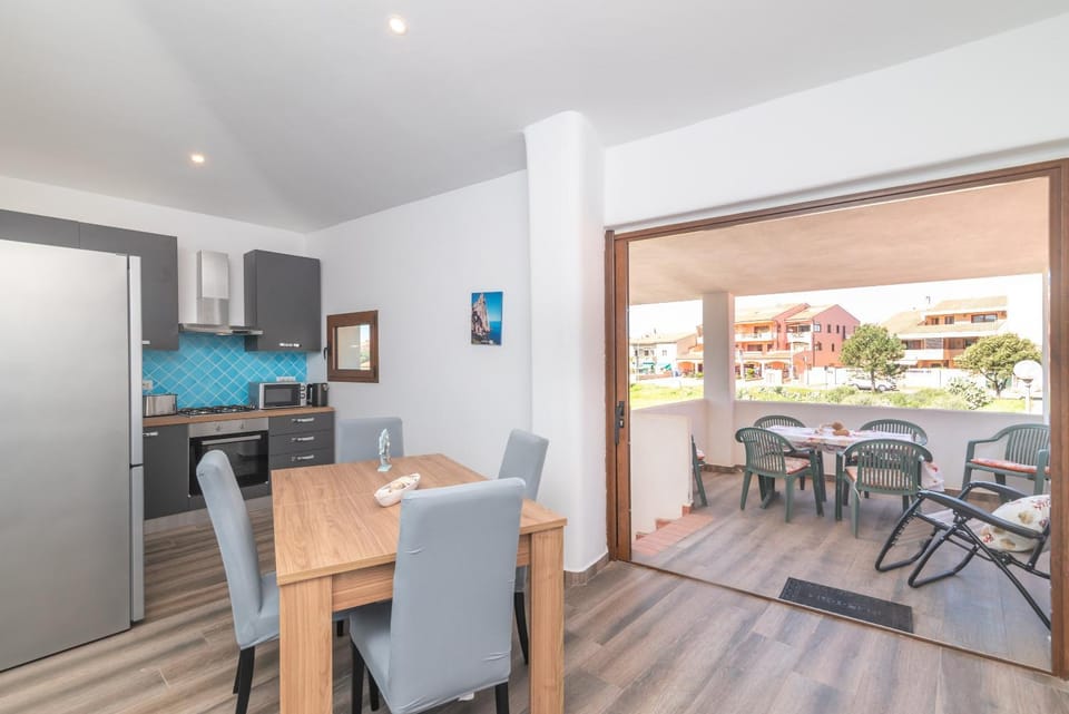 Property building, Kitchen or kitchenette, Living room