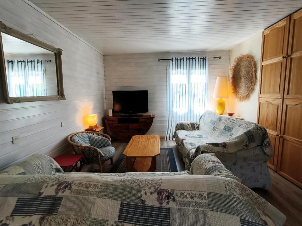 Living room, Bedroom