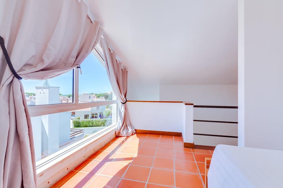 Bed, View (from property/room), Photo of the whole room, Bedroom