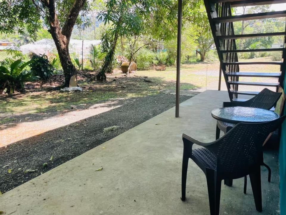 Seating area, Dining area, Garden view