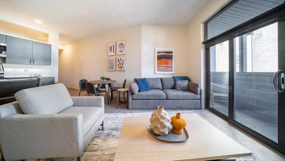 Landing Modern Apartment with Amazing Amenities (ID4770X14) Apartment in Cleveland Heights