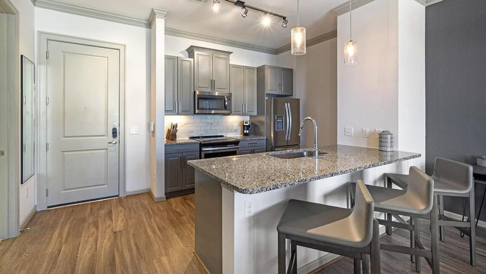 Landing Modern Apartment with Amazing Amenities (ID8581X7) Apartment in Richardson
