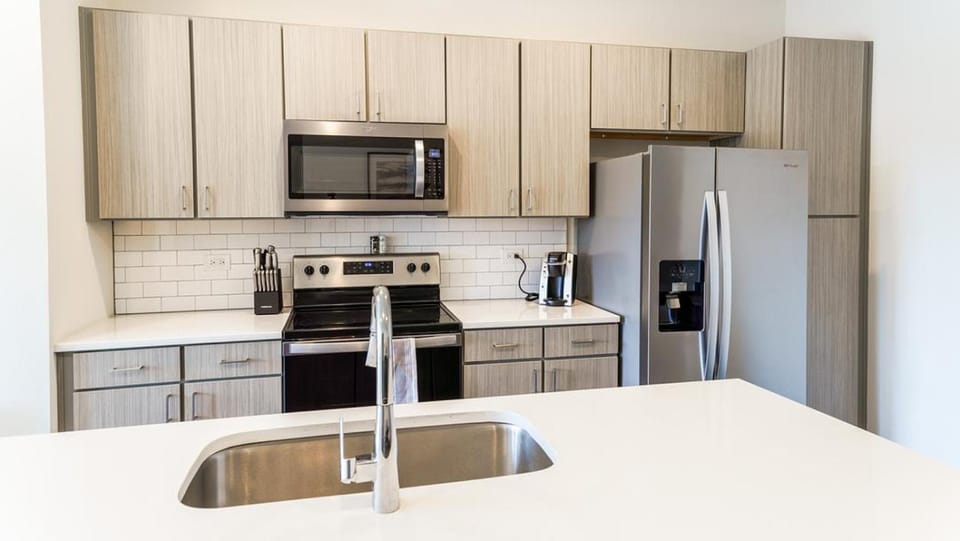 Landing Modern Apartment with Amazing Amenities (ID6626X61) Apartment in Fishers