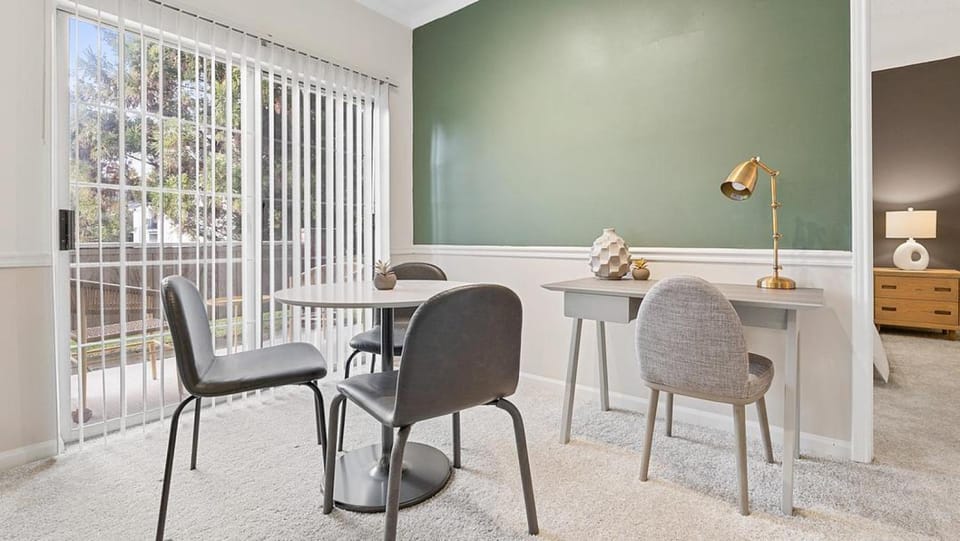 Landing Modern Apartment with Amazing Amenities (ID8541X05) Apartment in High Point