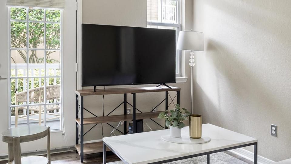 Landing Modern Apartment with Amazing Amenities (ID4287X36) Apartment in Orlando