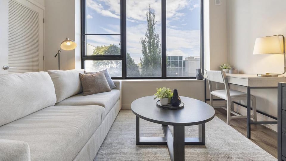 Landing Modern Apartment with Amazing Amenities (ID8478X93) Apartment in Portland