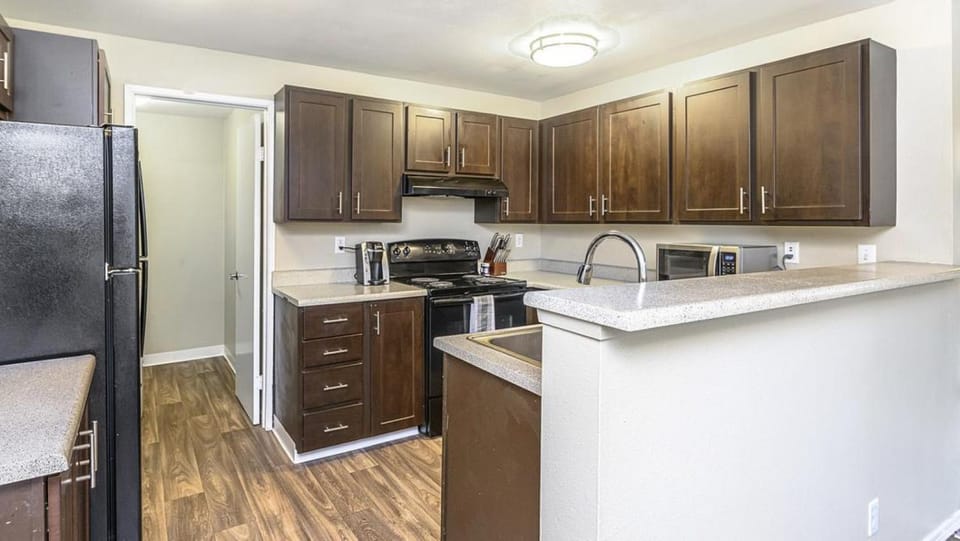 Landing Modern Apartment with Amazing Amenities (ID8294X31) Apartment in Renton