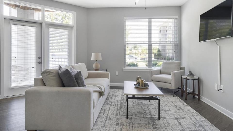 Landing Modern Apartment with Amazing Amenities (ID1358X777) Apartment in Durham