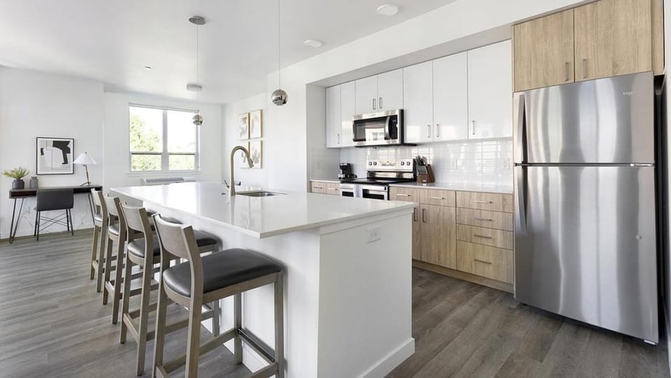 Landing Modern Apartment with Amazing Amenities (ID5395X21) Apartment in Vancouver