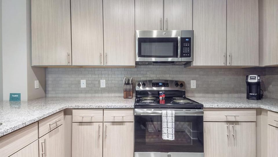 Landing Modern Apartment with Amazing Amenities (ID7332X93) Apartment in Stono River
