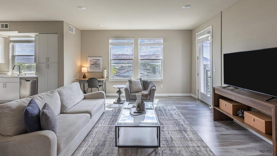 Landing Modern Apartment with Amazing Amenities (ID7328X47) Apartment in Sparks
