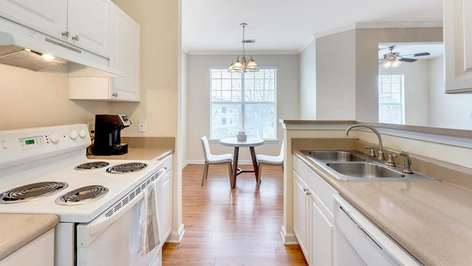 Landing Modern Apartment with Amazing Amenities (ID8999X86) Apartment in Mount Pleasant