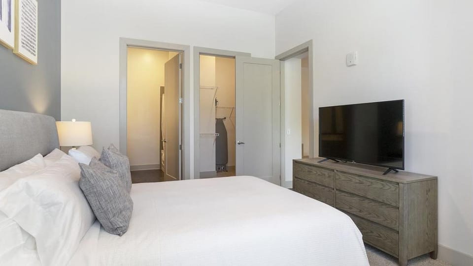 Landing Modern Apartment with Amazing Amenities (ID8517X69) Apartment in Nashville