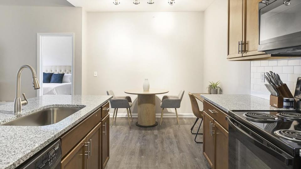 Landing Modern Apartment with Amazing Amenities (ID7649X87) Apartment in Dublin