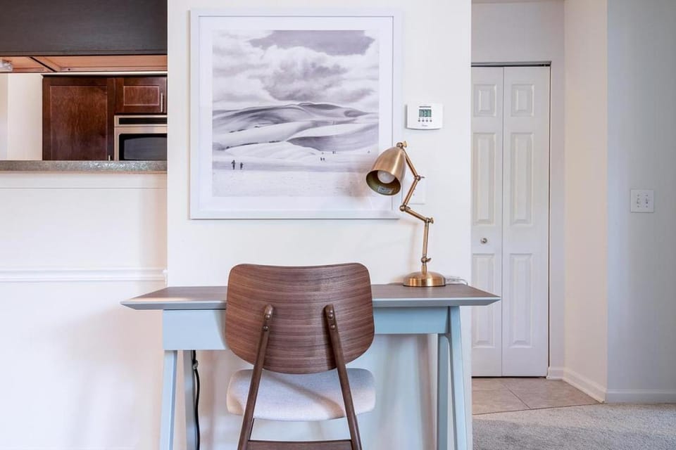 Landing Modern Apartment with Amazing Amenities (ID4964X88) Apartment in Buffalo Grove