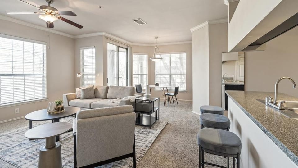 Landing Modern Apartment with Amazing Amenities (ID8229X54) Apartment in Allen