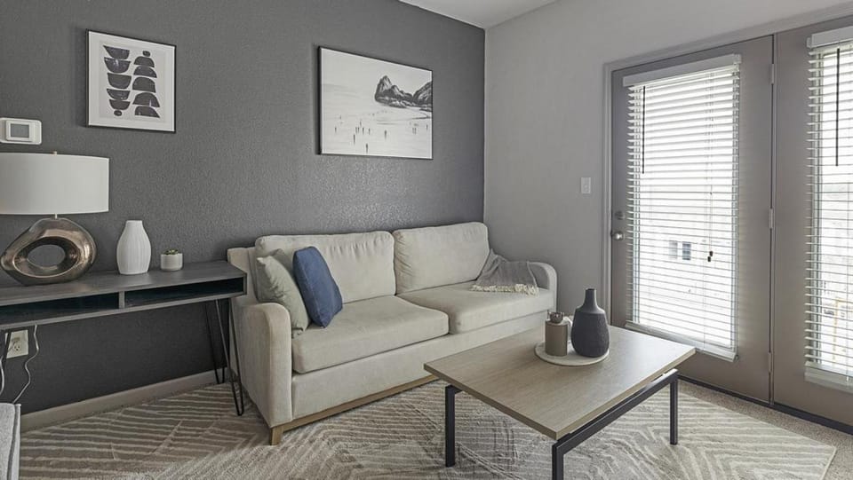 Landing Modern Apartment with Amazing Amenities (ID9386X03) Apartment in Huntsville