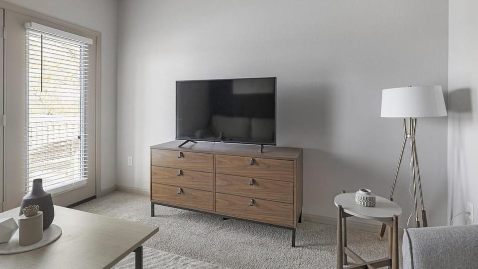 Landing Modern Apartment with Amazing Amenities (ID9386X03) Apartment in Huntsville