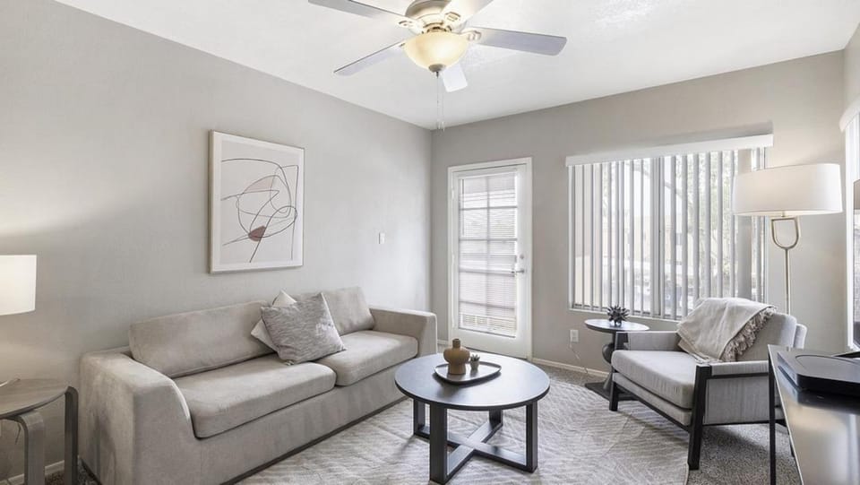 Landing Modern Apartment with Amazing Amenities (ID8254X79) Apartment in Gilbert
