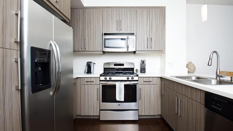 Landing Modern Apartment with Amazing Amenities (ID7758X70) Apartment in Costa Mesa