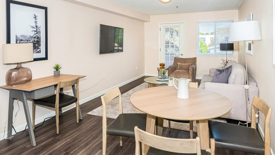 Landing Modern Apartment with Amazing Amenities (ID2489X70) Apartment in Ballard