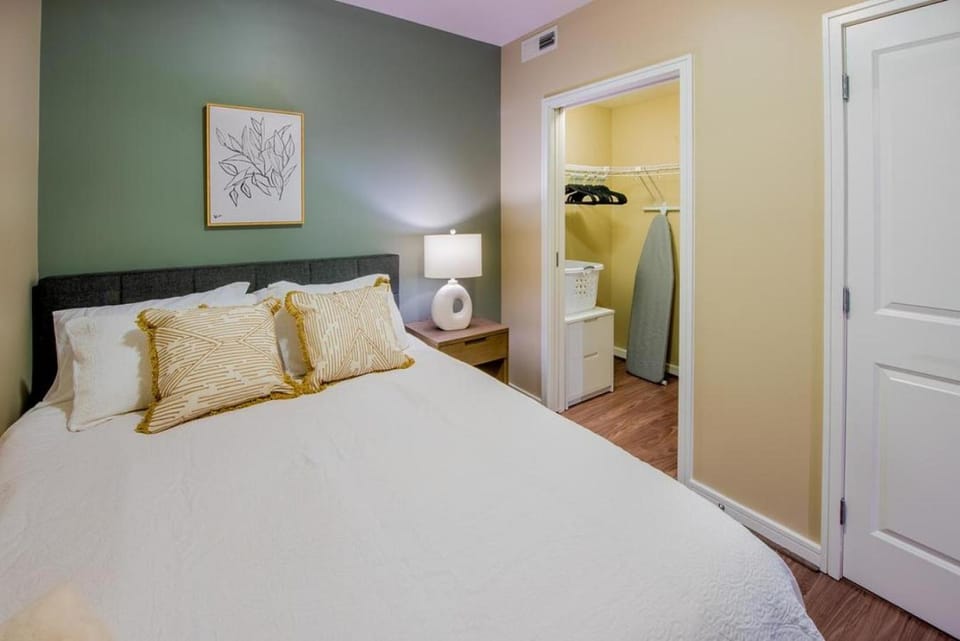 Landing Modern Apartment with Amazing Amenities (ID1957X30) Apartment in Crystal City