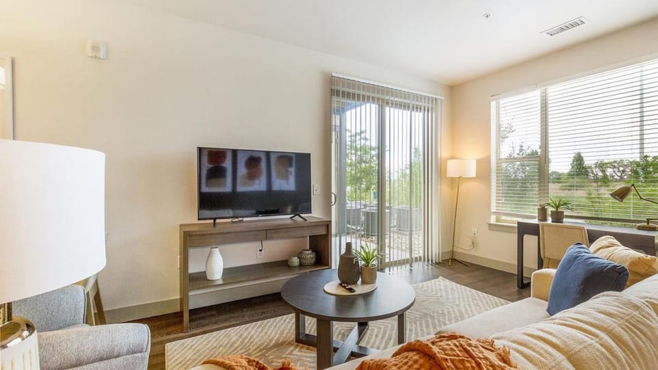 Landing Modern Apartment with Amazing Amenities (ID1009X820) Apartment in Longmont