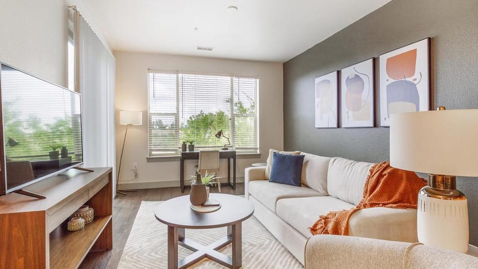 Landing Modern Apartment with Amazing Amenities (ID1009X820) Apartment in Longmont