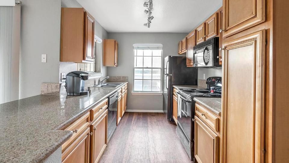 Landing Modern Apartment with Amazing Amenities (ID1214X776) Apartment in Spring Valley