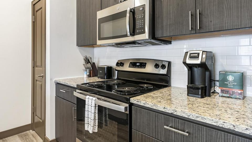 Landing Modern Apartment with Amazing Amenities (ID8320X88) Apartment in Douglass Hills
