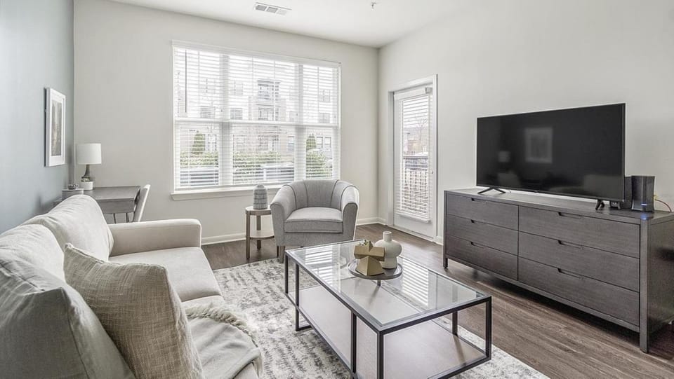 Landing Modern Apartment with Amazing Amenities (ID1267X878) Apartment in Raleigh
