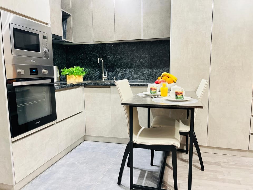 Coffee/tea facilities, Kitchen or kitchenette, Dining area, pet friendly, stove