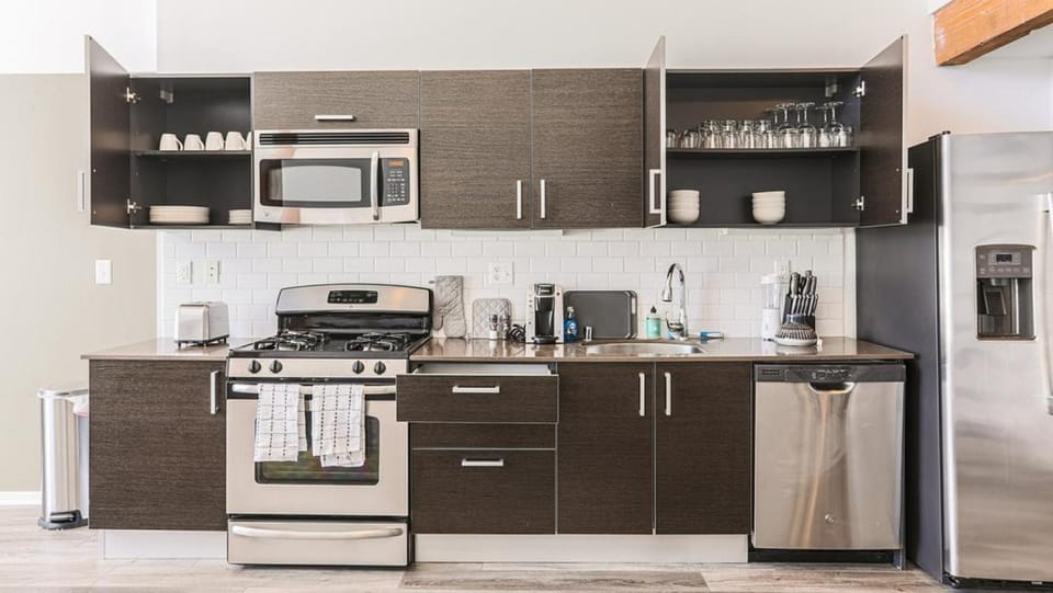Landing Modern Apartment with Amazing Amenities (ID6847X78) Apartment in Venice Beach