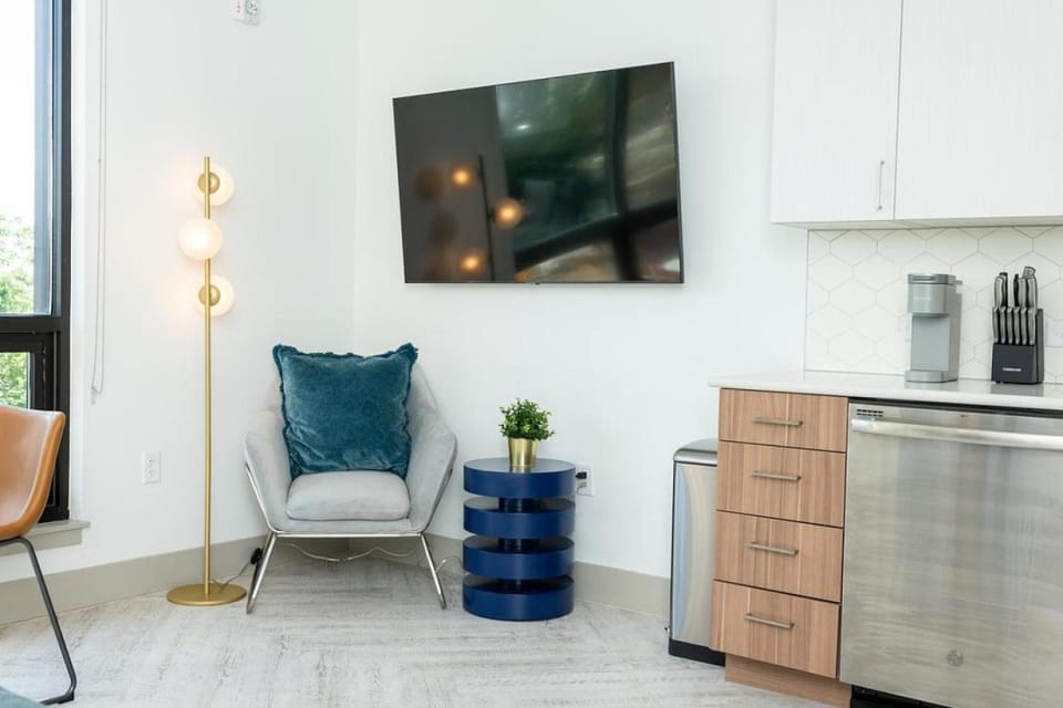 Landing Modern Apartment with Amazing Amenities (ID1137) Apartment in Denver
