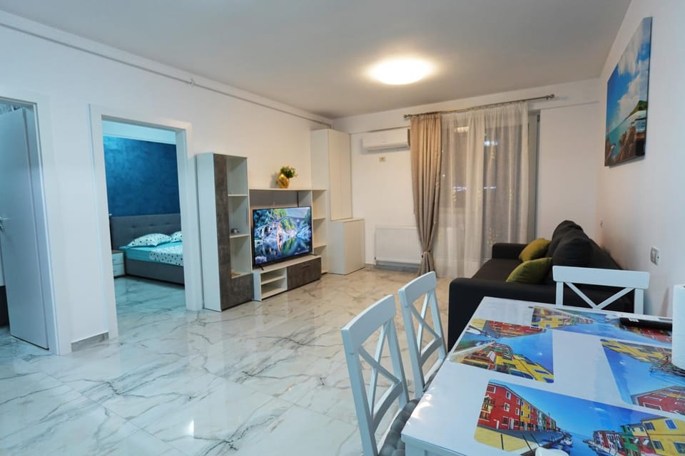 Living room, Seating area, Dining area, air conditioner