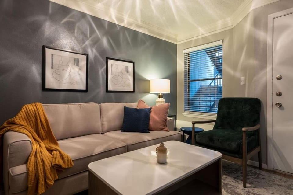 Landing Modern Apartment with Amazing Amenities (ID2207X32) Apartment in Austin