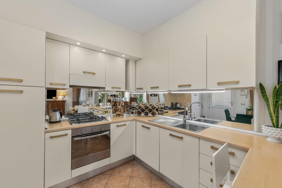 Kitchen or kitchenette, oven, stove