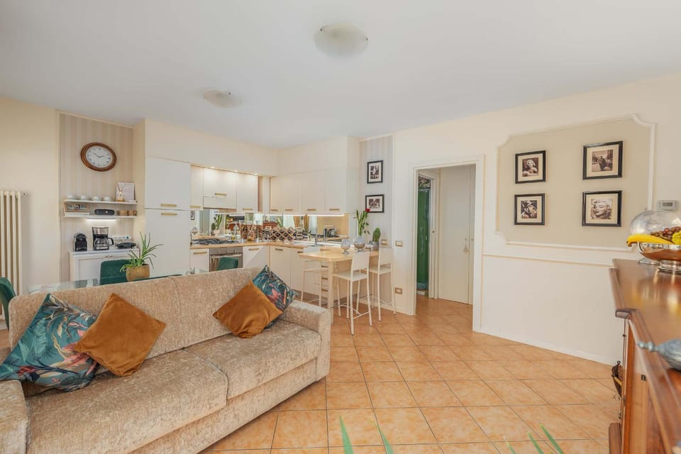 Kitchen or kitchenette, Living room, Seating area