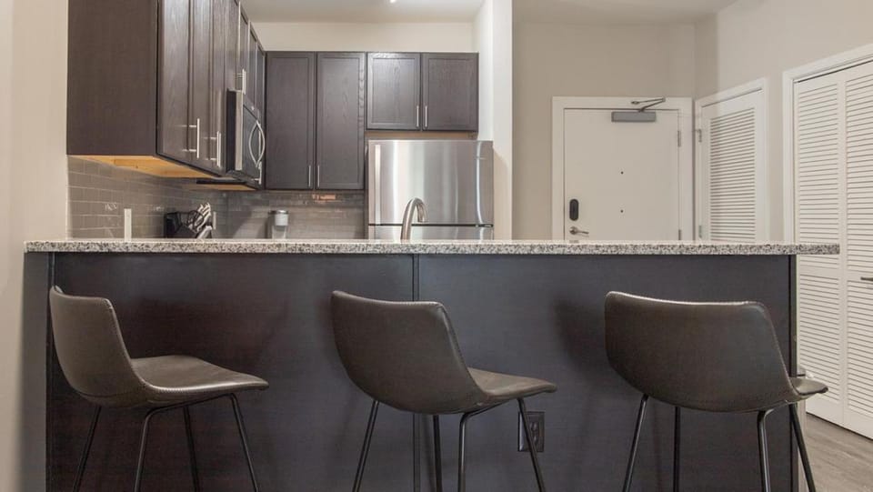 Landing Modern Apartment with Amazing Amenities (ID248) Apartment in Birmingham