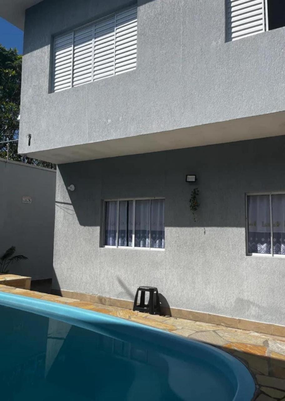 casa com piscina House in Caraguatatuba