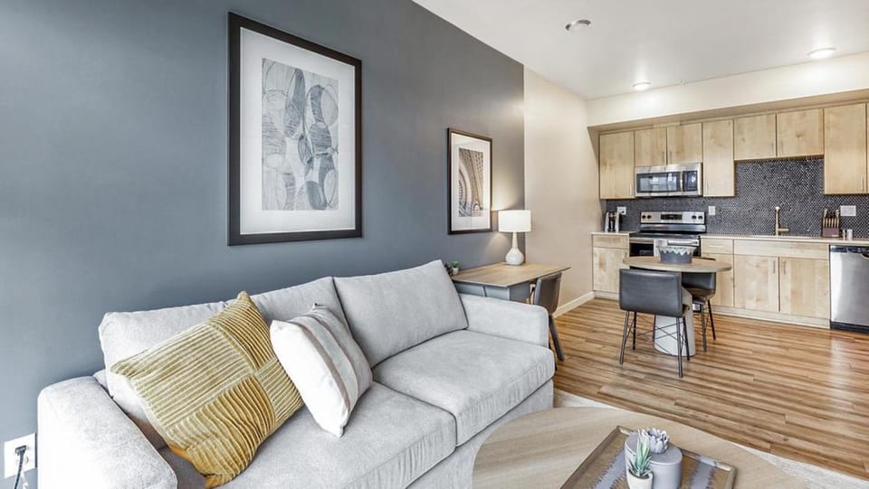 Landing Modern Apartment with Amazing Amenities (ID5083X43) Apartment in Sellwood - Moreland