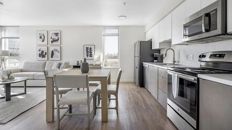 Landing Modern Apartment with Amazing Amenities (ID1209X860) Apartment in Gresham