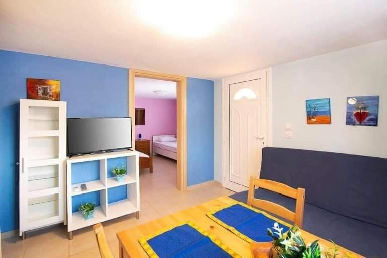 TV and multimedia, Dining area