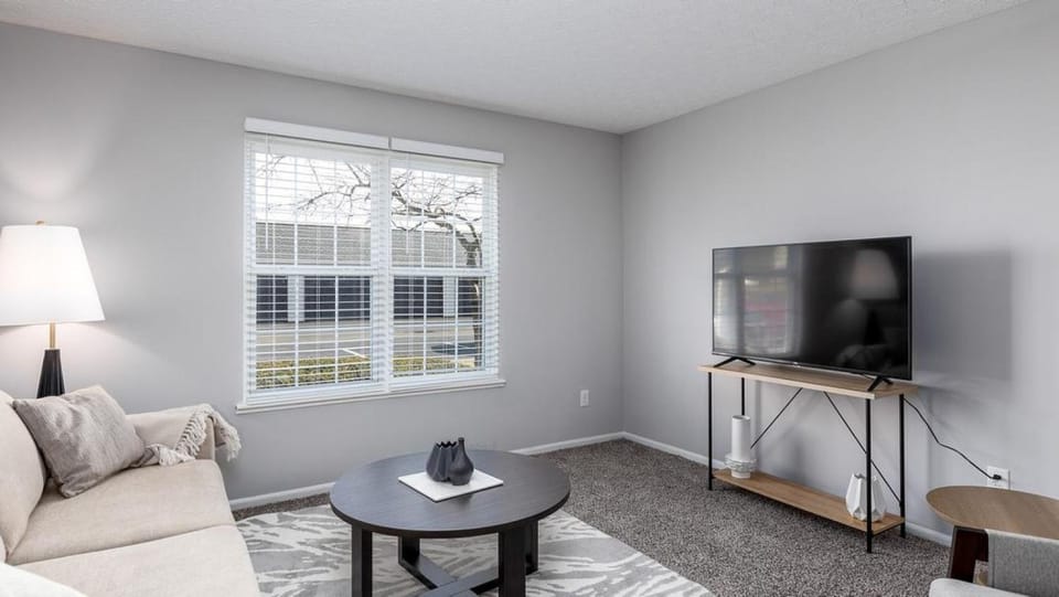 Landing Modern Apartment with Amazing Amenities (ID8607X44) Apartment in Ohio