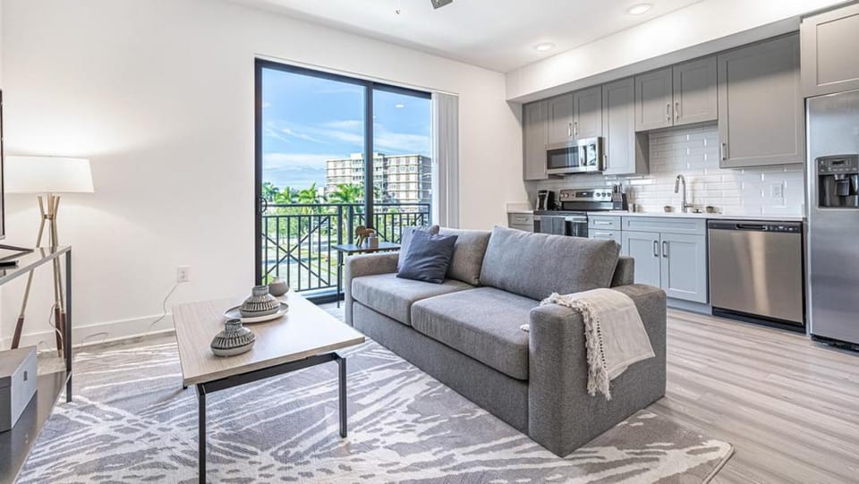 Landing Modern Apartment with Amazing Amenities (ID7766X86) Apartment in Fort Myers