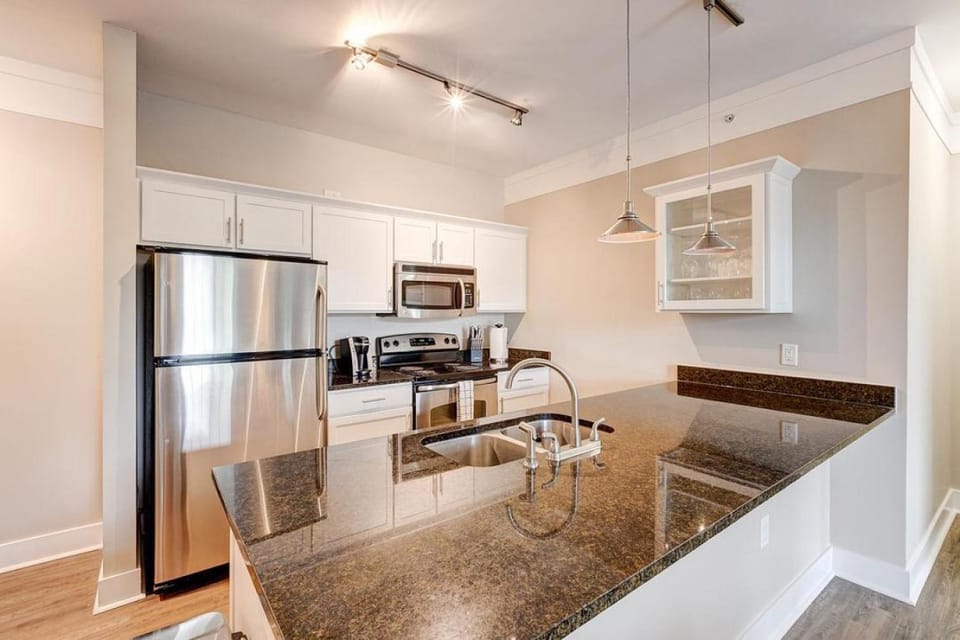 Landing Modern Apartment with Amazing Amenities (ID4454X95) Apartment in Grandview Heights