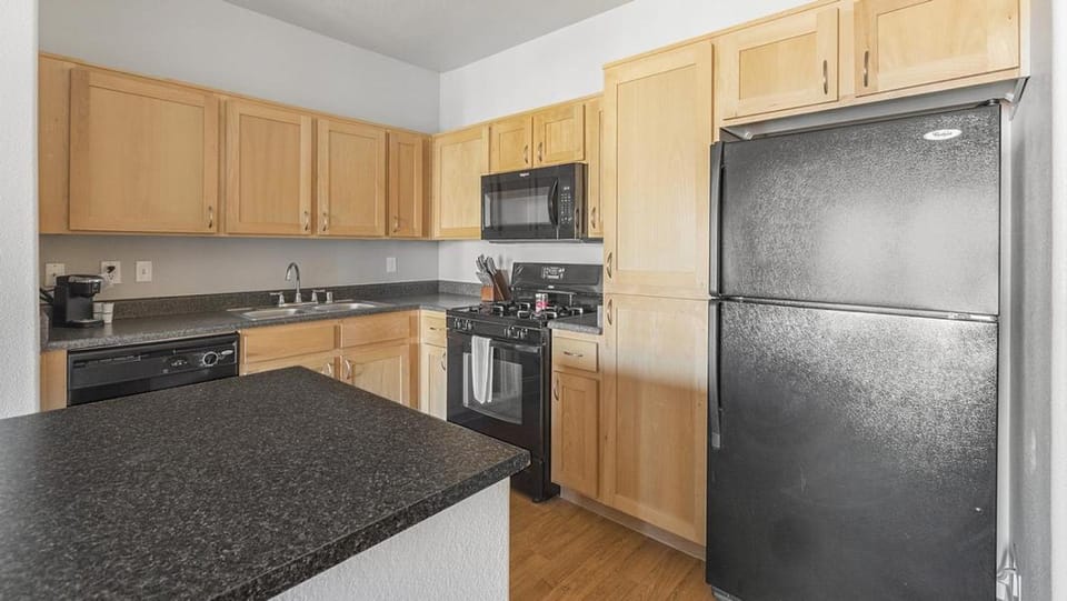 Landing Modern Apartment with Amazing Amenities (ID1256X519) Apartment in North Las Vegas