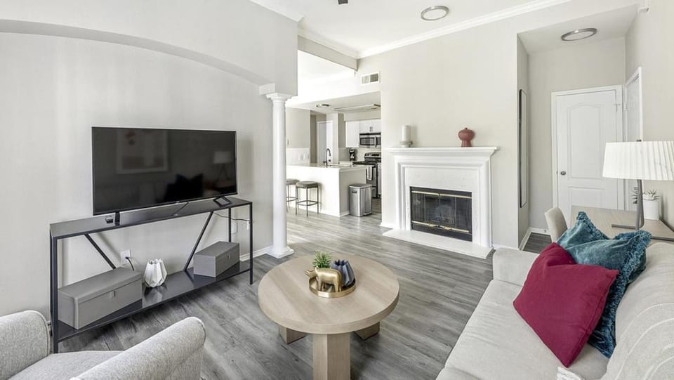 Landing Modern Apartment with Amazing Amenities (ID3320X94) Apartment in Plano
