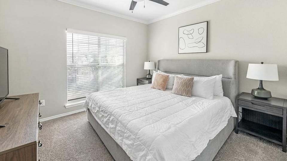 Landing Modern Apartment with Amazing Amenities (ID3320X94) Apartment in Plano