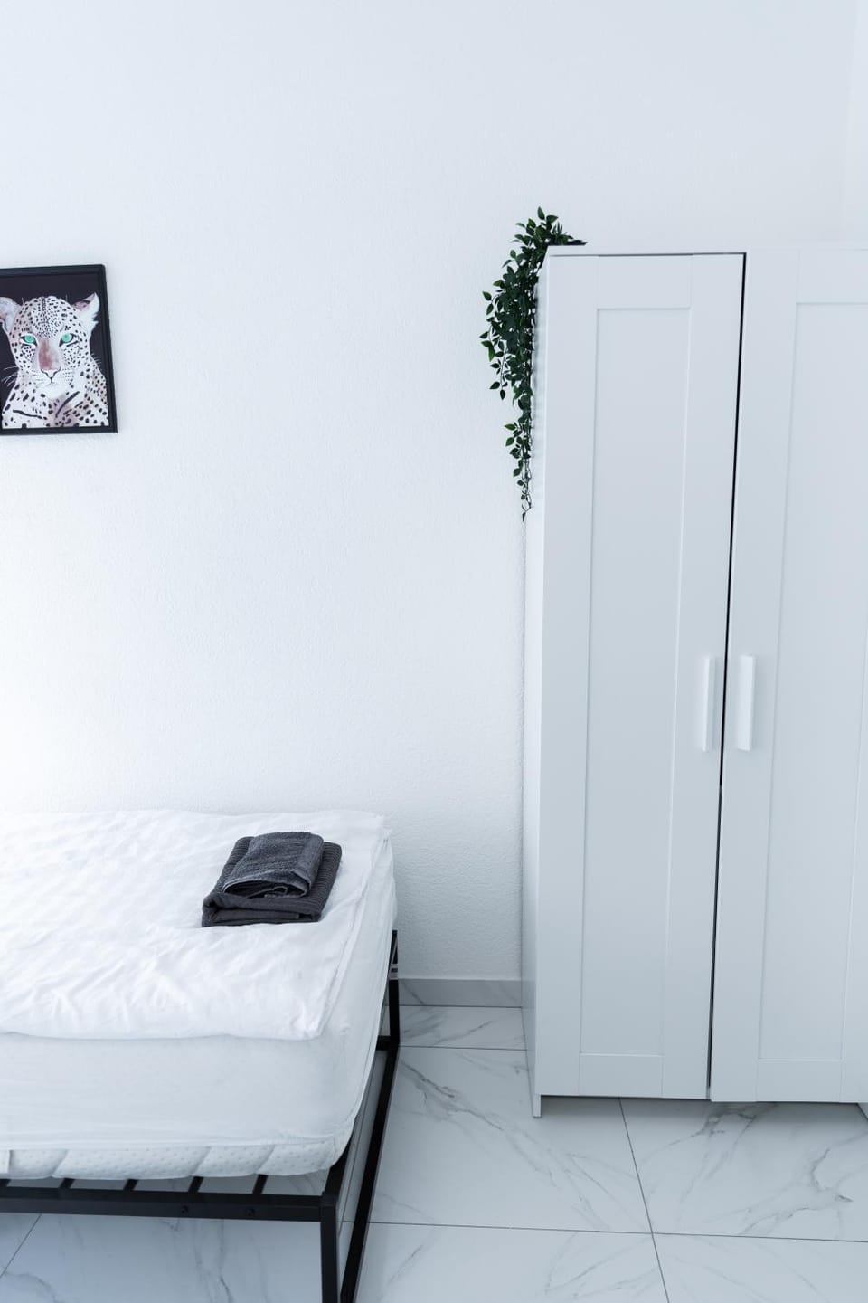 Bed, TV and multimedia, Photo of the whole room, Bedroom, wardrobe